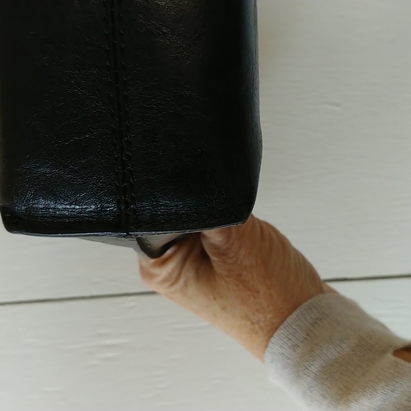 Monsac Small Italian Leather Crossbody Black Bag - Picture 5 of 16